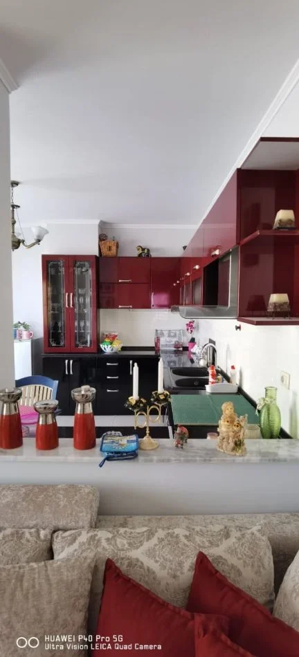 Tirane, jepet me qera apartament 2+1 Kati 6, 91 m² 500 € (yzberisht)