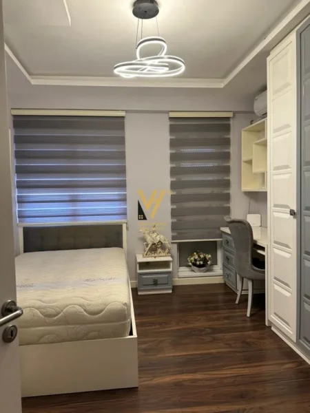 Tirane, jepet me qera apartament 3+1+Ballkon Kati 1, 110 m² 950 € (ISH PARKU)