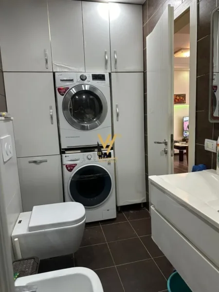 Tirane, jepet me qera apartament 3+1+Ballkon Kati 1, 110 m² 950 € (ISH PARKU)