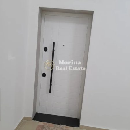 Tirane, jepet me qera ambjent biznesi Kati 6, 95 m² 900 € (Sheshi Willson)
