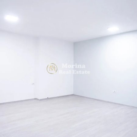 Tirane, jepet me qera ambjent biznesi Kati 6, 95 m² 900 € (Sheshi Willson)