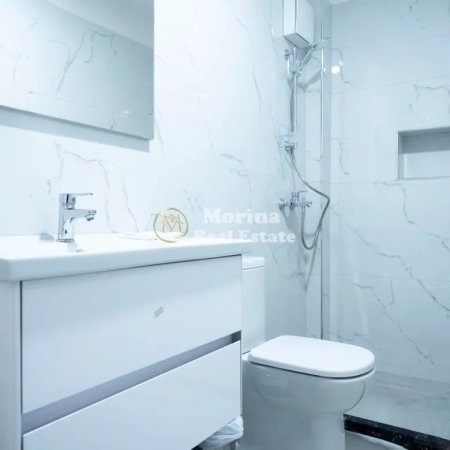 Tirane, jepet me qera ambjent biznesi Kati 6, 95 m² 900 € (Sheshi Willson)