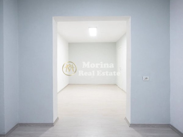 Tirane, jepet me qera ambjent biznesi Kati 6, 95 m² 900 € (Sheshi Willson)