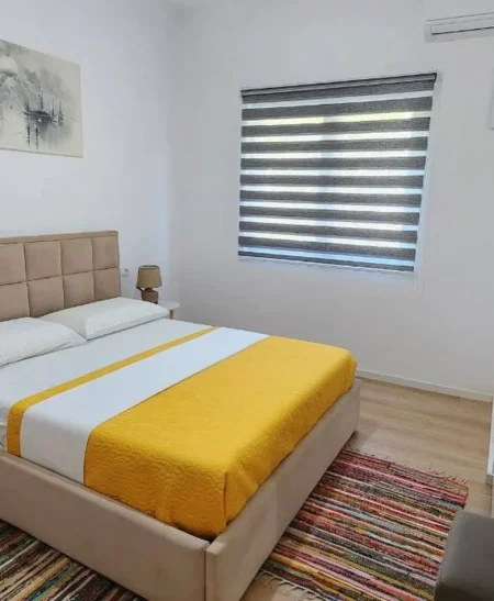 Tirane, jepet me qera apartament 2+1+Ballkon Kati 3, 85 m² 700 € 