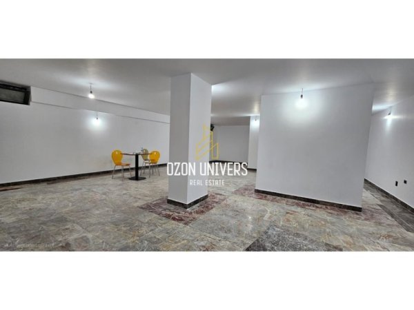 Tirane, jepet me qera ambjent biznesi Kati -1, 200 m² 3.000 € (Rruga Sami Frashëri)