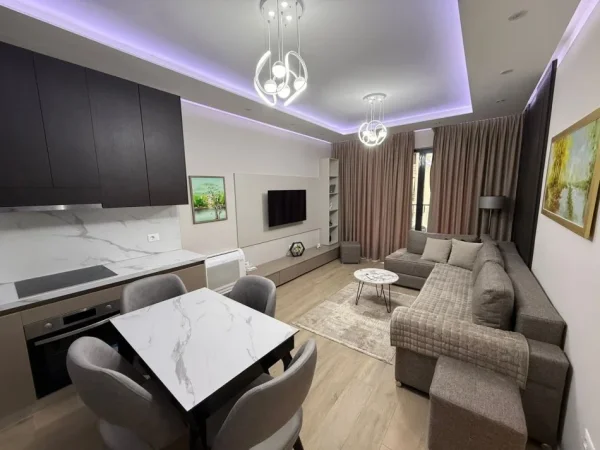 Tirane, jepet me qera apartament 1+1+Ballkon Kati 3, 70 m² 880 € (Parku Olimpik)