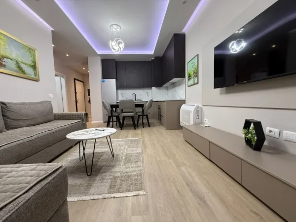 Tirane, jepet me qera apartament 1+1+Ballkon Kati 3, 70 m² 880 € (Parku Olimpik)