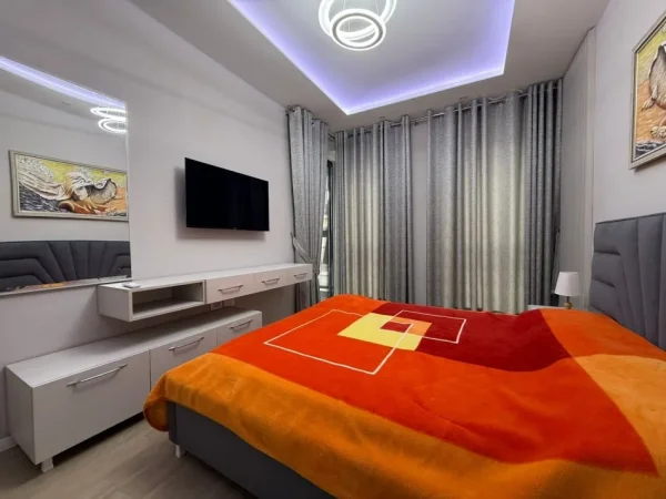 Tirane, jepet me qera apartament 1+1+Ballkon Kati 3, 70 m² 880 € (Parku Olimpik)