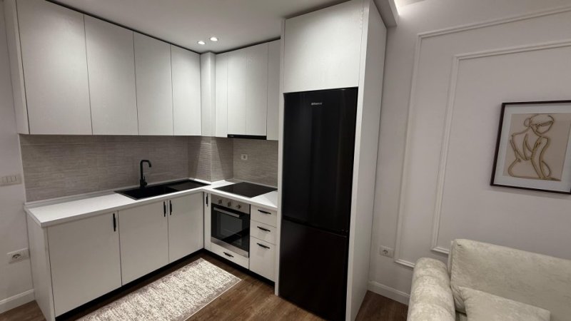 Tirane, jepet me qera apartament 1+1 , 66 m² 500 € (Yzberisht)
