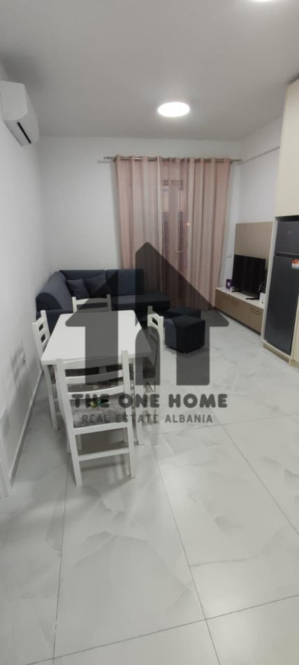Tirane, jepet me qera apartament 1+1+Ballkon Kati 2, 66 m² 400 € (Fresku)