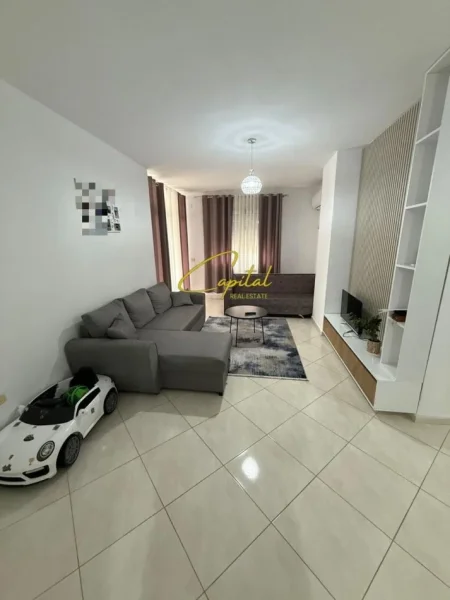 Tirane, jepet me qera apartament 2+1 Kati 4, 115 m² 530 € (ASTIR)
