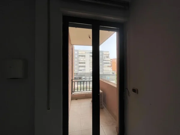 Tirane, shitet ambjent biznesi Kati 2, 300 m² 620.000 € (Mbikalimi i Komunes se Parisit)