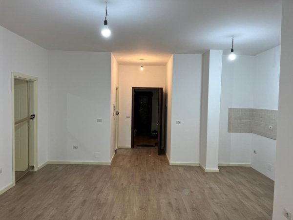 SHITET APARTAMENT 1+1 – Kodra e Diellit, Rruga Bill Clinton 70 m²,kati 3,me hipoteke,