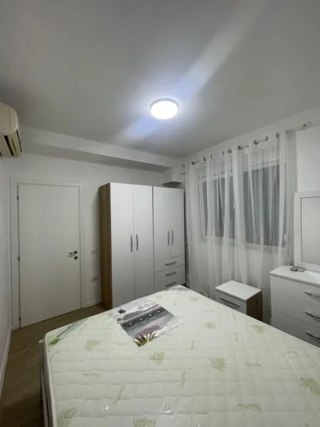 Tirane, jepet me qera apartament 1+1 Kati 1, 60 m² 500 € (Liqeni i Thate)