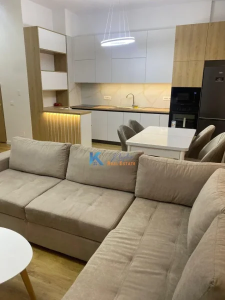 Tirane, jap me qera apartament 1+1 Kati 0, 60 m² 400 € (Fresk, afer Restorant Fresku)