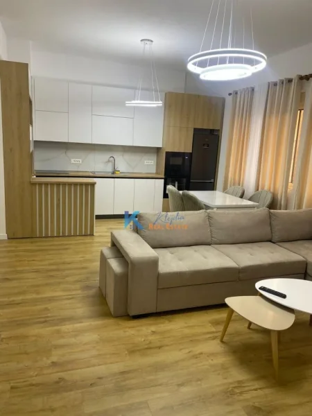 Tirane, jap me qera apartament 1+1 Kati 0, 60 m² 400 € (Fresk, afer Restorant Fresku)