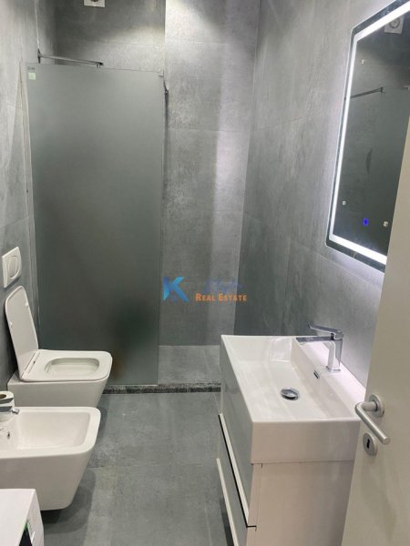 Tirane, jap me qera apartament 1+1 Kati 0, 60 m² 400 € (Fresk, afer Restorant Fresku)