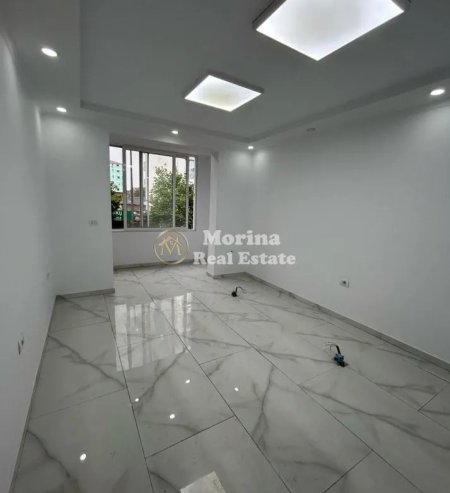 Tirane, jepet me qera ambjent biznesi Kati 2, 50 m² 650 € (Rruga e Dibres)