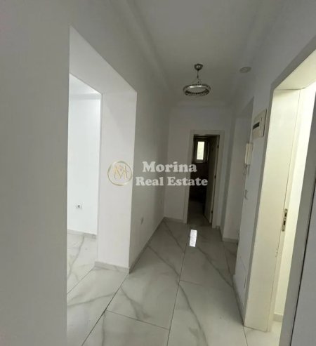 Tirane, jepet me qera ambjent biznesi Kati 2, 50 m² 650 € (Rruga e Dibres)