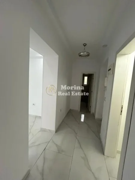 Tirane, jepet me qera ambjent biznesi Kati 2, 50 m² 550 € (Rruga e Dibres)