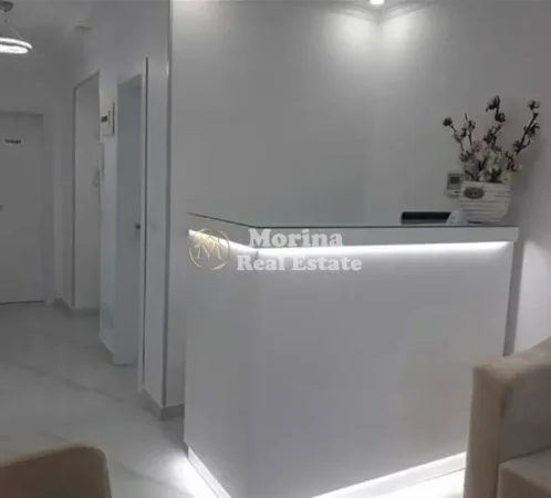 Tirane, jepet me qera ambjent biznesi Kati 2, 50 m² 550 € (Rruga e Dibres)