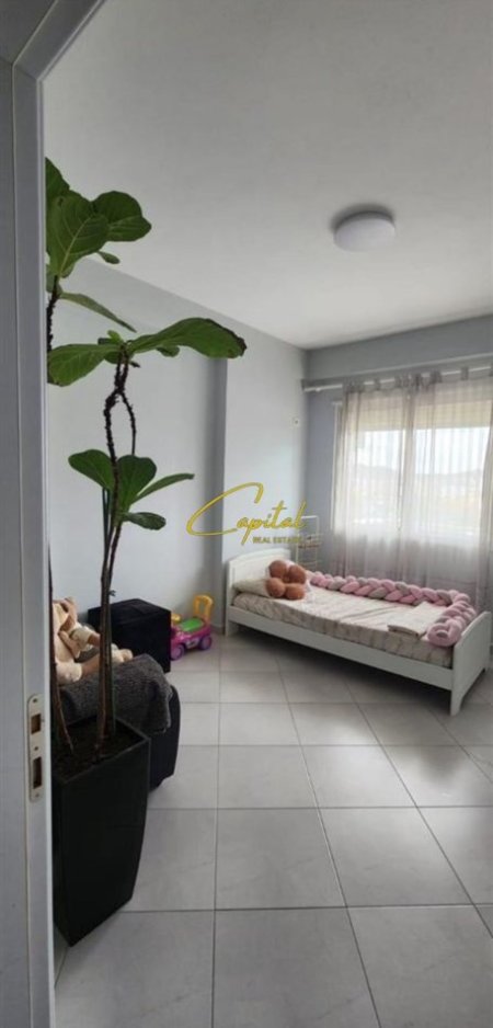 Tirane, jepet me qera apartament 2+1 Kati 3, 75 m² 550 € (KOMPLEKSI GOLDEN 3)