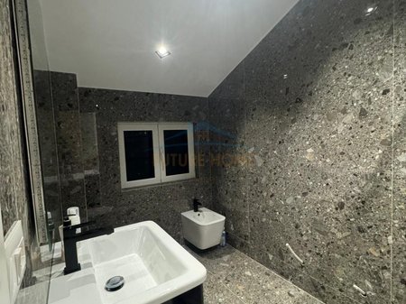 Tirane, shitet Vile , 406 m² 2.500.000 € 