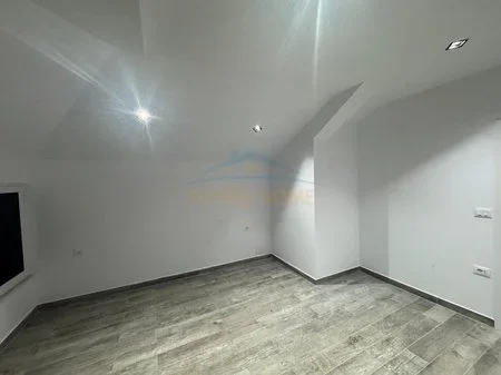 Tirane, shitet Vile , 406 m² 2.500.000 € 