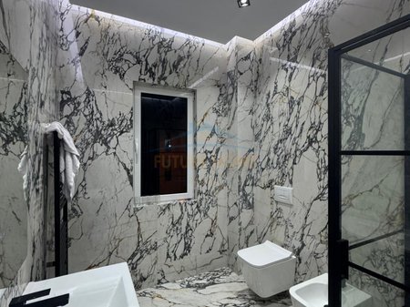 Tirane, shitet Vile , 406 m² 2.500.000 € 