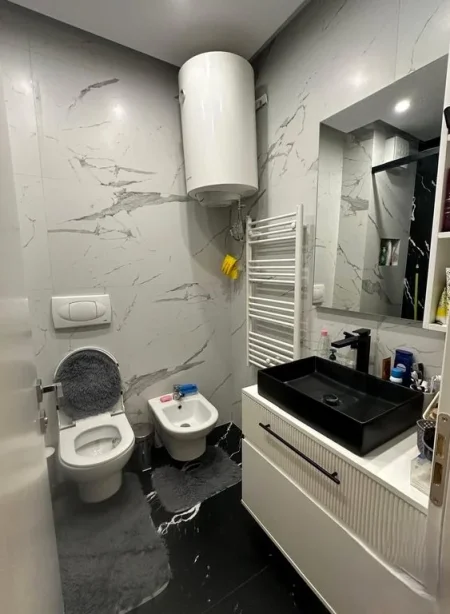 Tirane, jepet me qera apartament 1+1 Kati 2, 65 m² 650 € (21 dhjetori)