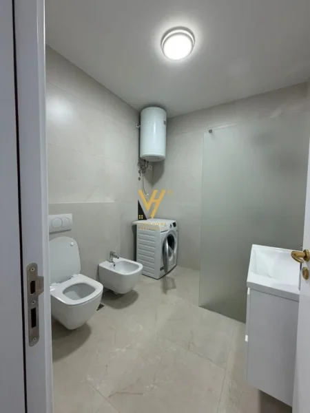 Tirane, jepet me qera apartament 2+1+Ballkon Kati 6, 80 m² 800 € (RRUGA HIME KOLLI)