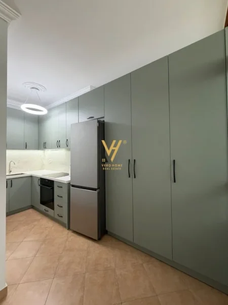 Tirane, jepet me qera apartament 2+1+Ballkon Kati 6, 80 m² 800 € (RRUGA HIME KOLLI)