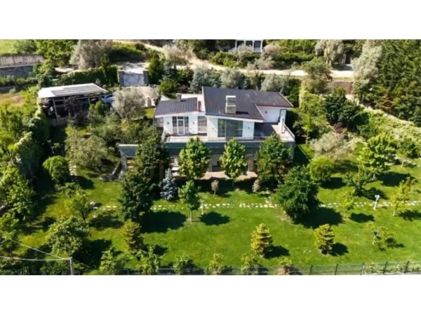 Tirane, shitet Vile , 407 m² 1.100.000 € (Dobresh)