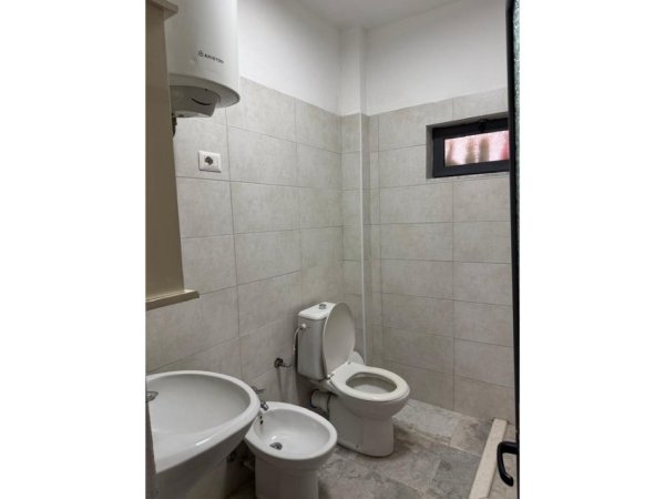 Tirane, shitet apartament 1+1 Kati 3, 48 m² 87.000 € (Oxhaku)