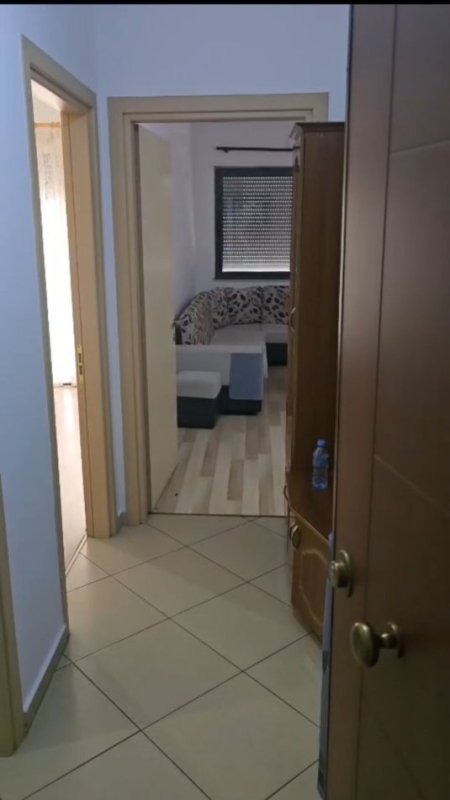 Tirane, jepet me qera apartament 1+1+Ballkon Kati 5, 65 m² 400 € (Rruga Teodor Keko ,Astir prane raiffaisen bank)