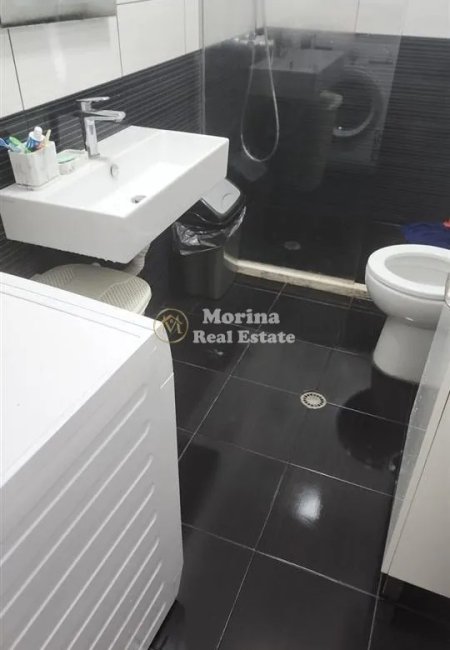 Tirane, jepet me qera apartament 2+1 Kati 3, 75 m² 550 € (Kombinat)