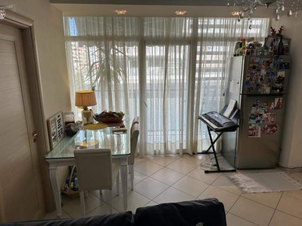 Tirane, jepet me qera apartament Kati 4, 70 m² 700 Euro (KOMUNA E PARISIT)