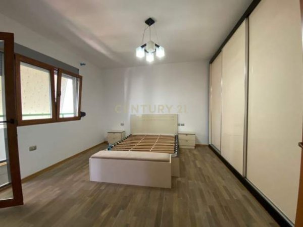 Tirane, shes apartament 2+1 220.000 Euro