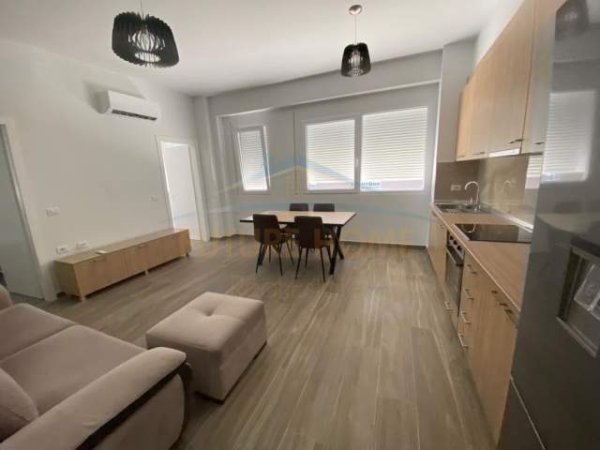 Tirane, jepet me qera 2+1 Kati 3, 550 Euro