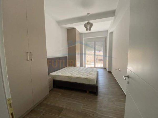 Tirane, jepet me qera 2+1 Kati 3, 550 Euro