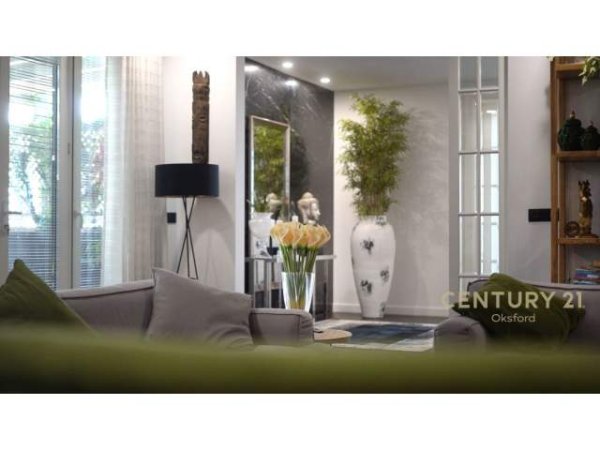 Tirane, shitet apartament Kati 4, 500 m² 1.050.000 Euro (Tirana, Albania)