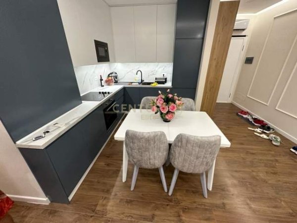 Tirane, shitet apartament Kati 7, 92 m² 165.000 Euro (Tirana, Albania)