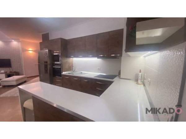 Tirane, jepet me qera 2+1+BLK Kati 4, 94 m² 700 Euro