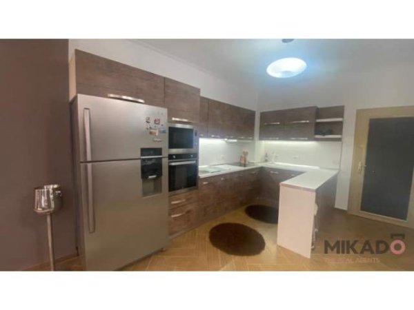 Tirane, jepet me qera 2+1+BLK Kati 4, 94 m² 700 Euro