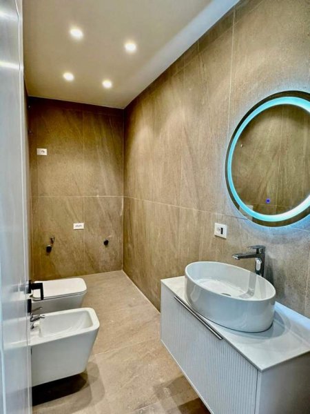 Tirane, shitet apartament 2+1 100 m² 168.000 Euro (Prane Kompleksit Delijorgji)