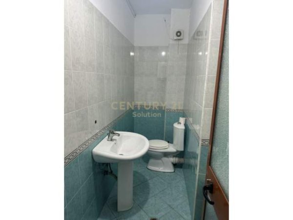 Tirane, jepet me qera apartament 1+1+BLK Kati 3, 90 m² 350 Euro (Bar Bohem, Astir, Unaza e Re)