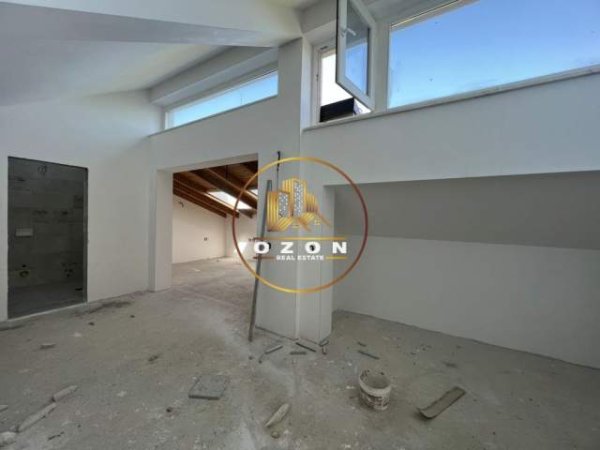 Tirane, shitet Vile 4+1+A+BLK Kati 3, 800 m² 1.100.000 Euro (PETRELE)