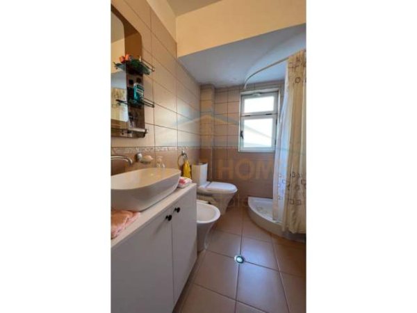 Tirane, Shitet apartament 2+1+BLK Kati 3, 66 m² 95.000 Euro (Rruga Ferit Xhajko)