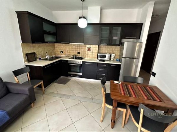 Tirane, jepet me qera apartament Kati 7, 56 m² 500 Euro (Tirana, Albania)