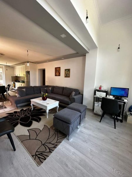 Tirane, shitet apartament duplex 3+1+BLK 142 m² 155.000 Euro (Kombinat)